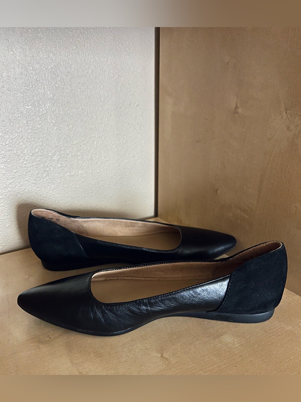 Naturalizer Rayna Black Leather & Suede Pointed Toe Flats - Size 9W/39 - Picture 4 of 9